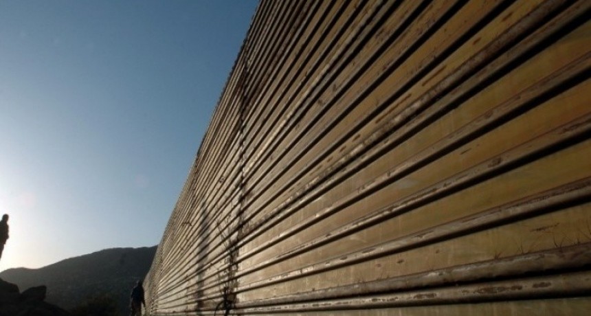 Trump no descansa: ahora quiere otro muro, el de acero