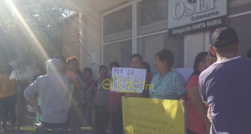 Protesta frente de OSEP Santa Mar&iacute;a