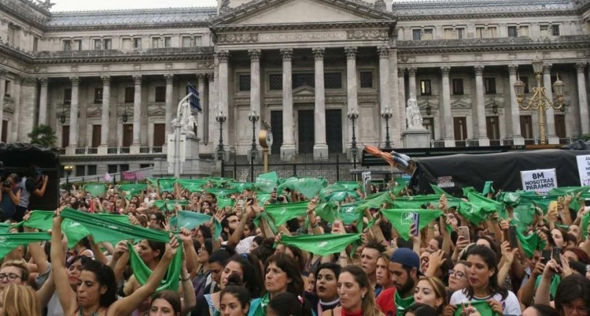 Postergan la despenalizaci&oacute;n del aborto en el C&oacute;digo Penal