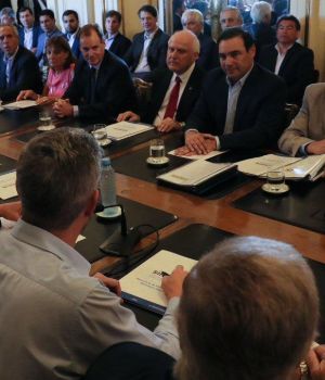 Macri, junto a gobernadores de provincias castigadas por inundaciones