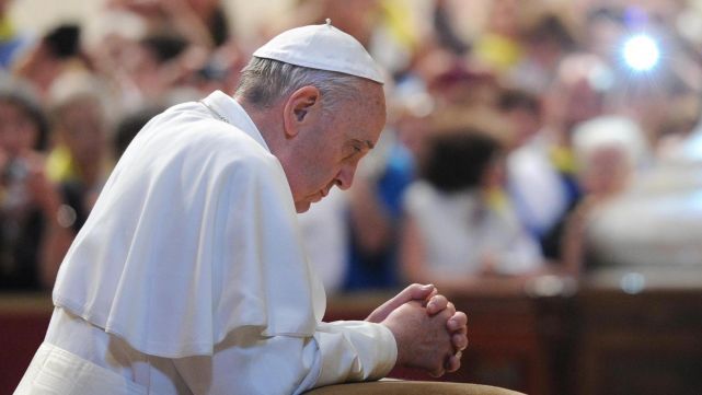 Papa 2.0: Francisco lanz&oacute; la app para "rezar en l&iacute;nea"