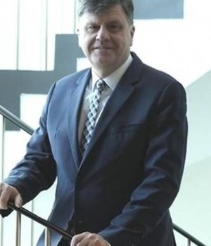 Piden separar al embajador en Alemania