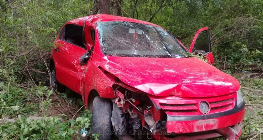 Conductor murió tras chocar y volcar con su auto