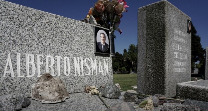 Tras el acto en la Plaza del Vaticano, Alberto Nisman será recordado por familiares y la DAIA en el cementerio de La Tablada