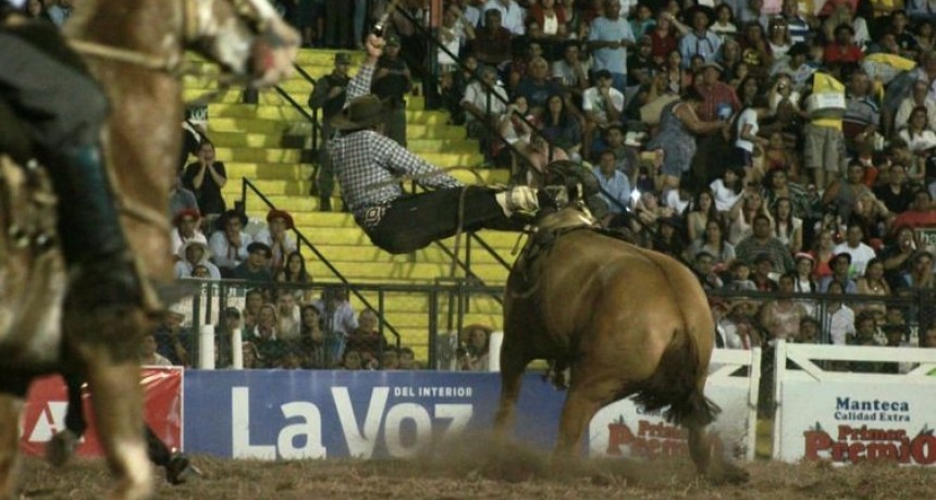 Tras la muerte del jinete de Catamarca, dos participantes se accidentaron en Jesús María