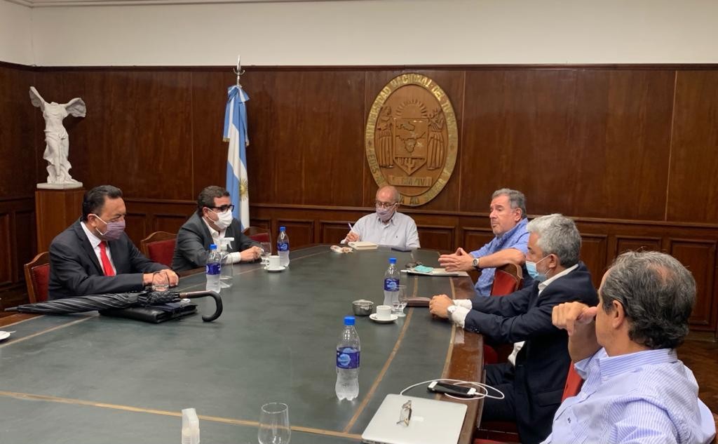 Autoridades de la UNT  recibieron al Directorio de YMAD   