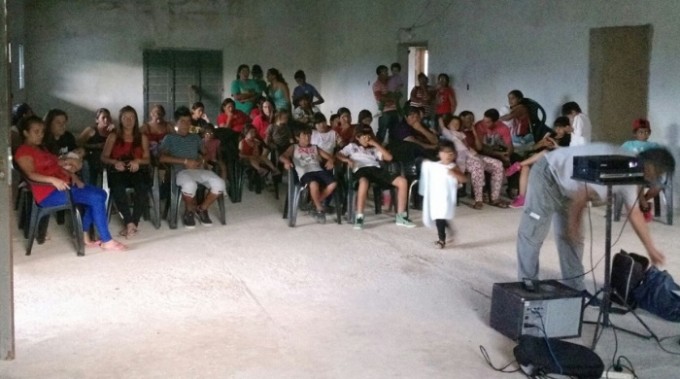 El Cine Móvil del INCAA/Cultura en La Puerta y Huillapima