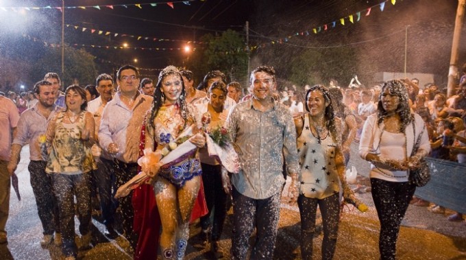 La Carrera colmada en la última noche de Fray de Carnavales