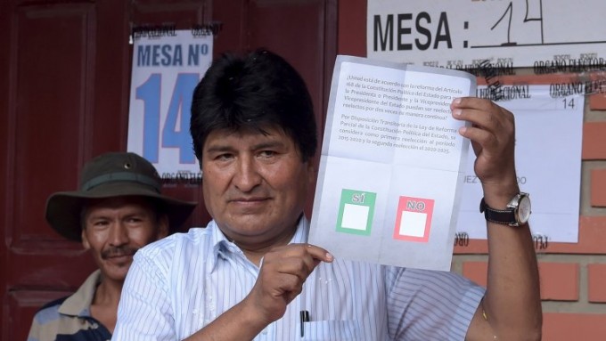 Refer&eacute;ndum en Bolivia: el gobierno habla de "empate t&eacute;cnico" mientras se demoran los resultados