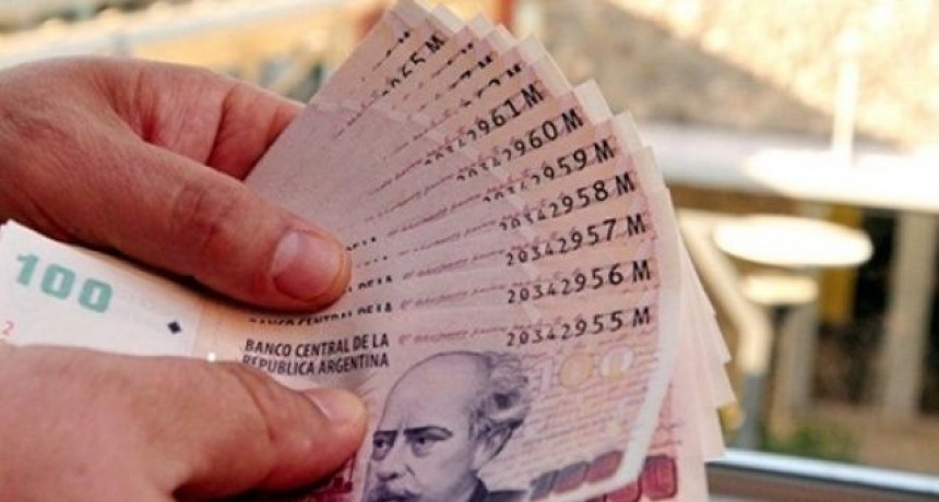 Advierten que es falso que dejar&aacute;n de circular billetes de 100 pesos con la imagen de Roca