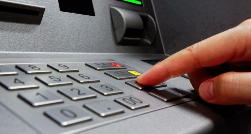 Pago de haberes y bono de canasta escolar para municipales de la capital