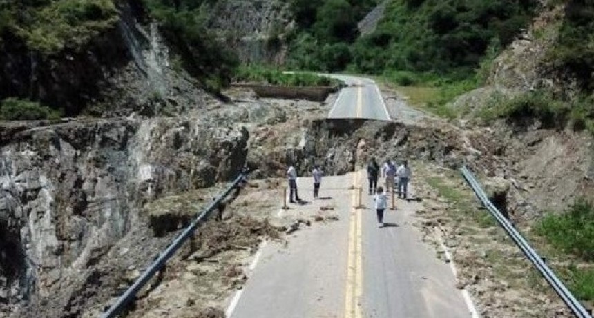 Se mantiene intransitable la quebrada de La Cébila