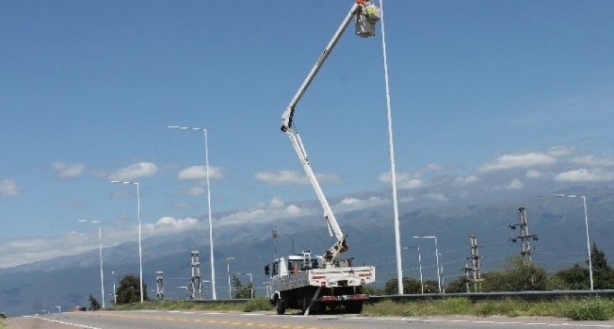 Advierten por en obra de iluminación en la Av. de Circunvalación