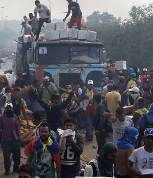5 muertos y más de 130 heridos por represión en Venezuela