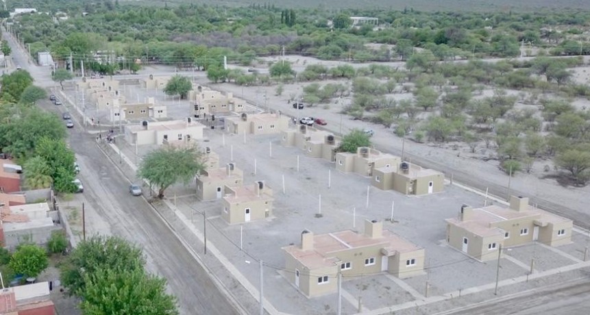  Entregan 30 viviendas en Saujil