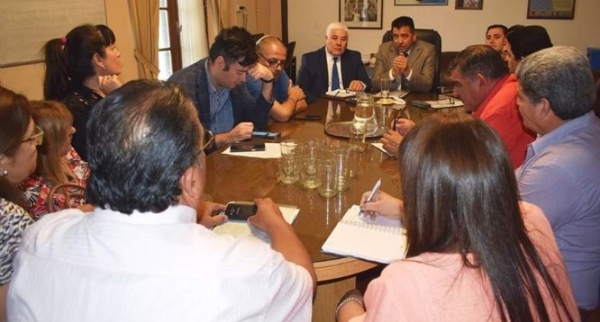 Gremios docentes piden abrir las paritarias