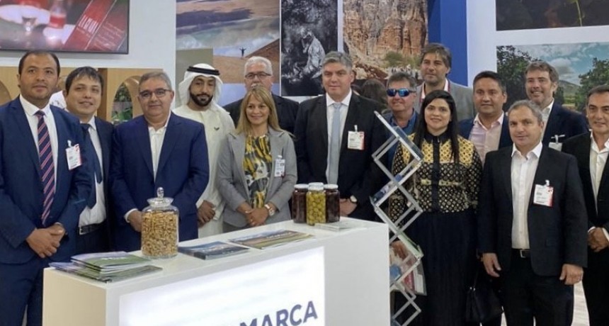 Raúl Jalil  junto a Intendentes Peronistas en la feria Gulfood en Dubái