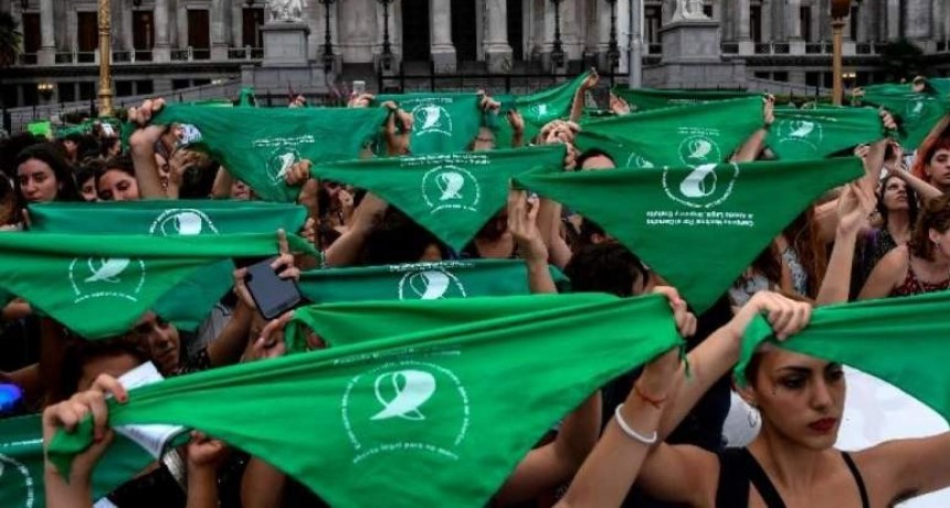 19F: mujeres de todo el país harán un pañuelazo por el aborto legal