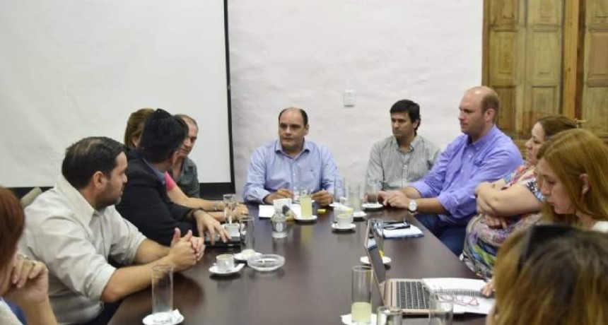 Docentes municipales: la comuna capitalina abrió las paritarias