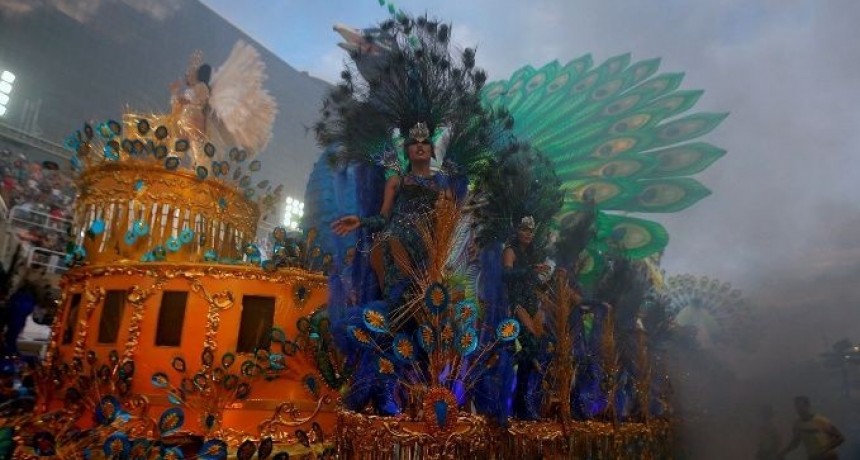 Dos muertos y varios heridos en distintos incidentes durante carnaval de Río