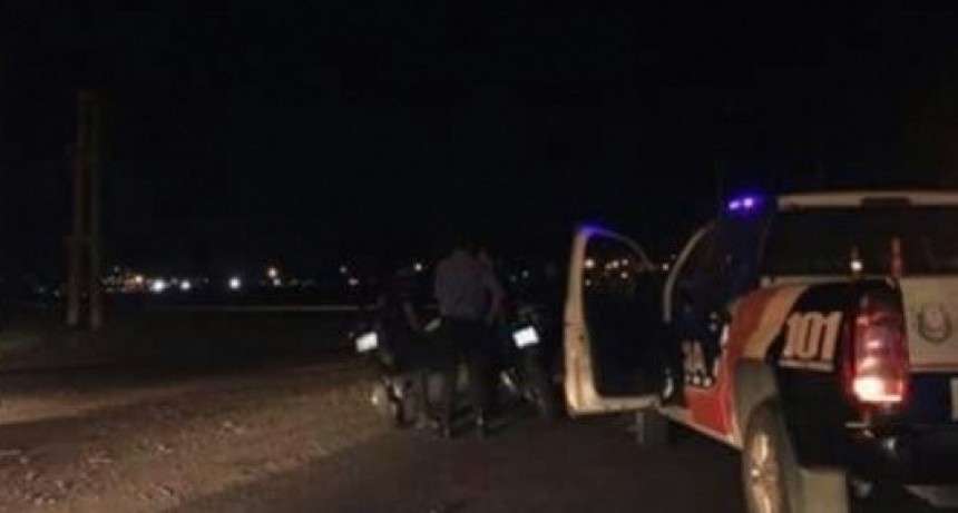 Le pegó a una policía cuando le realizaba el test de alcoholemia a su padre