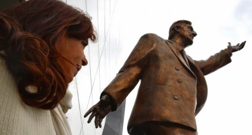 Ecuador retirará la estatua de Néstor Kirchner de la sede de Unasur: 