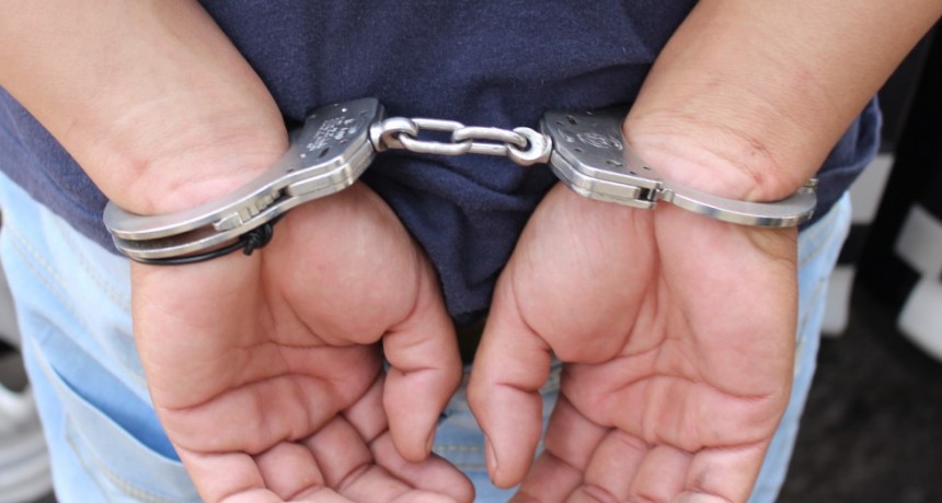 Atraparon a un sospechoso de vender marihuana en el Sur capitalino