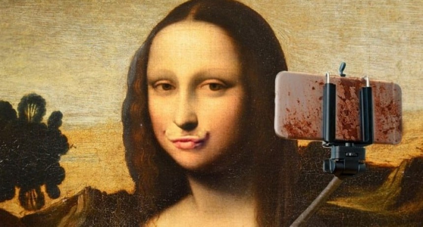 Sacarse muchas selfies denota falta de actividad sexual