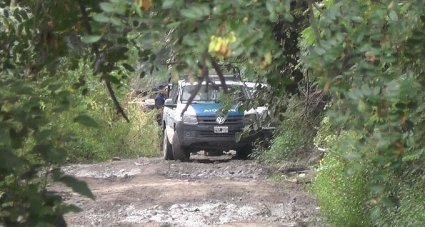 Le sacaron las visceras y lo tiraron en el monte