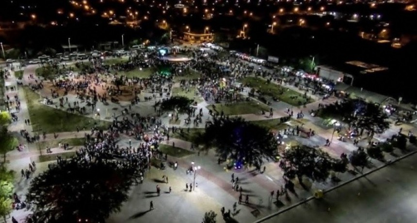 Inauguración de la Plaza Las Américas en Santa María