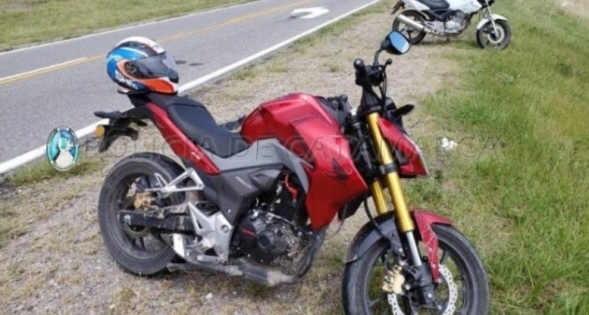 Chocaron dos motos en Paclín