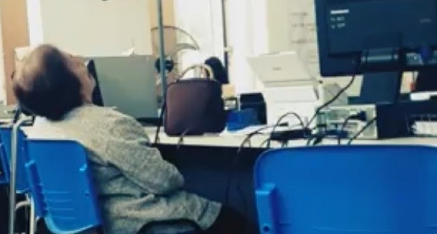 Indignación y bronca:Abuela se durmió esperando que la atiendan en el PAMI