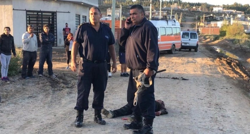 Vecinos mataron al padre de un joven acusado de violar a un chico de 12 años y le prendieron fuego la casa