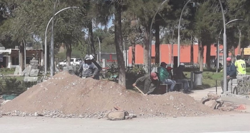 Reparan por cuarta vez, el famoso “POZO DE LA PLAZA” en Fiambalá