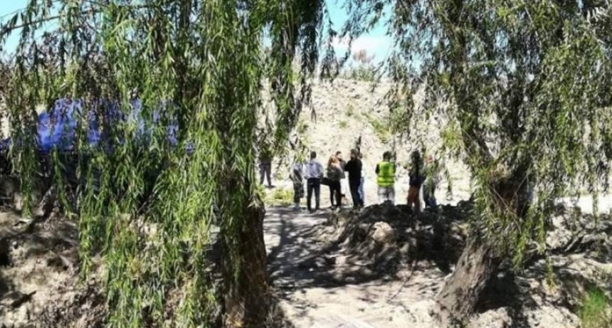 Hallan el cadáver de una joven de 22 años, desnuda, sin cabello y envuelta en una colcha en Virreyes