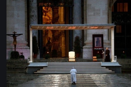 El papa Francisco otorgó una indulgencia por la pandemia del coronavirus