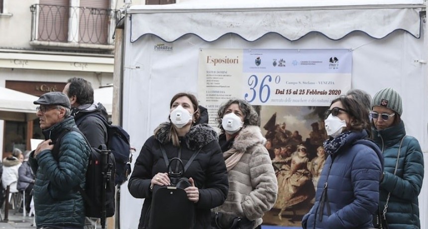 Frío, cocaína y orina infantil contra el coronavirus: los mitos que circulan en las redes