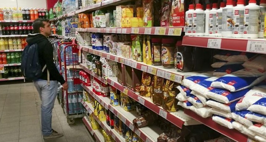 El Gobierno se reunió con empresas alimenticias para asegurar el abastecimiento en supermercados