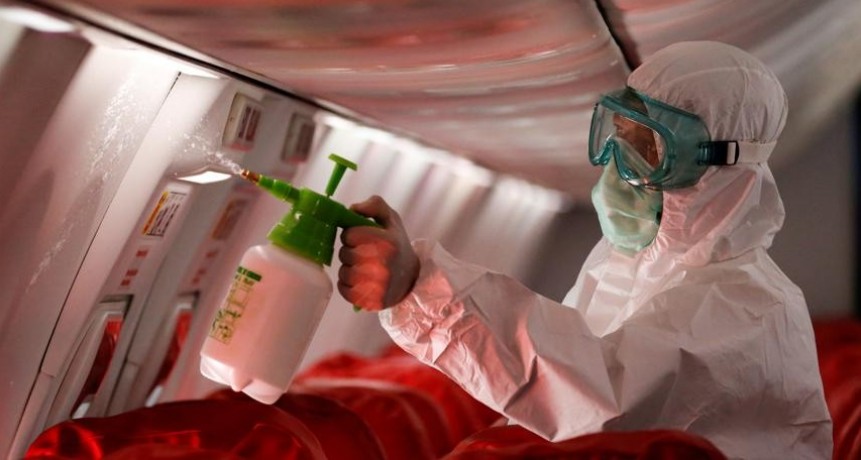 Confirman cuánto tiempo vive el coronavirus en las superficies