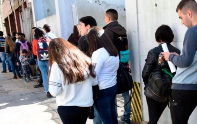 Coronavirus en Argentina: el Estado les pagará 10 mil pesos a trabajadores informales y monotributistas