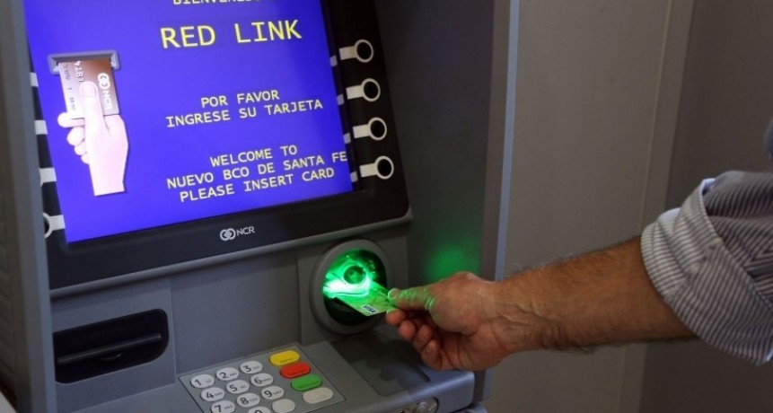 Los bancos no cobrarán cargos ni comisiones por usar cajeros automáticos