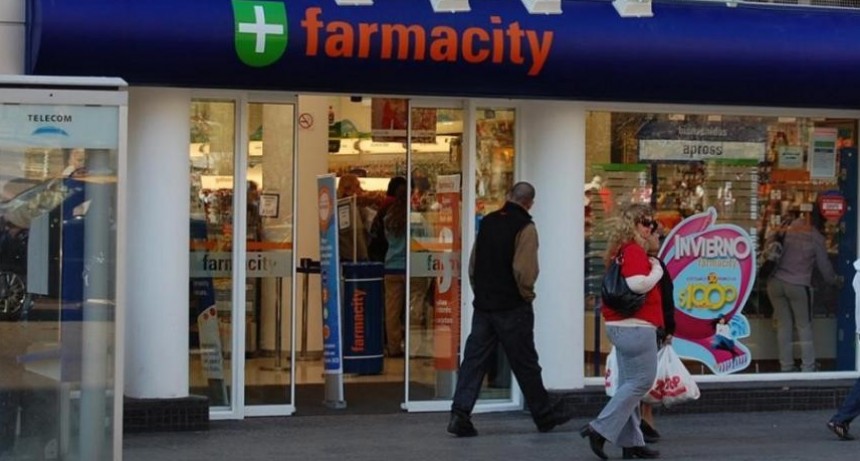 Investigan a una cadena de farmacias por acopio de alcohol en gel