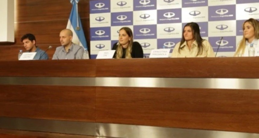 Llegaron al país 121 médicos repatriados de Europa que ayudarán en la lucha contra el coronavirus