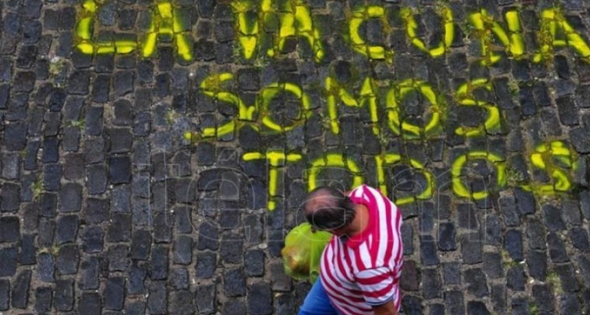 La vacuna somos todos, la foto de Télam elogiada por Alberto Fernandez