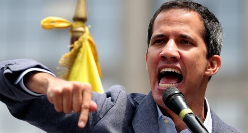La Corte Suprema chavista ordenó quitarle la inmunidad parlamentaria a Juan Guaidó y puede detenerlo en cualquier momento