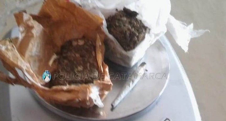 Detienen a un “delivery” que llevaba droga en una media