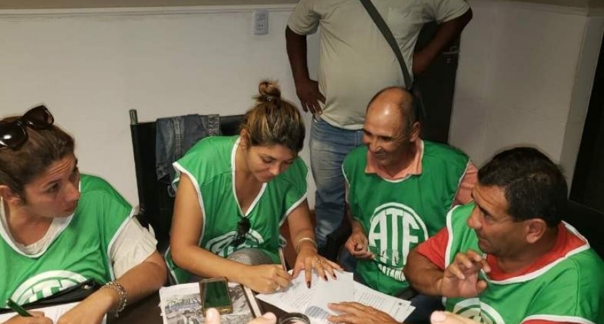 Acuerdo salarial del 28% para empleados municipales de Capayán