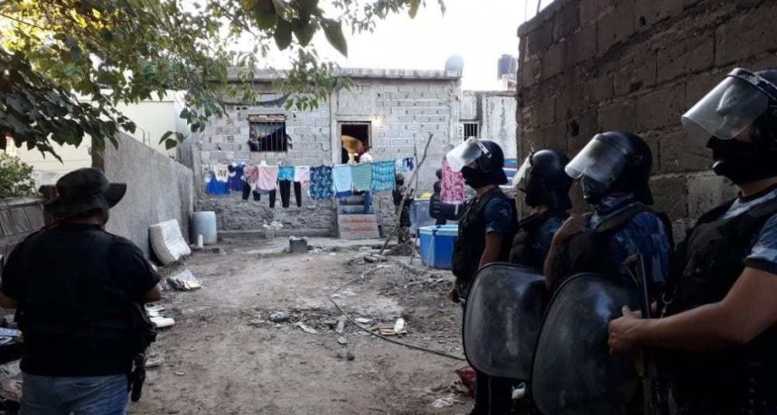 Secuestran drogas en dos domicilios de la zona sur de Capital