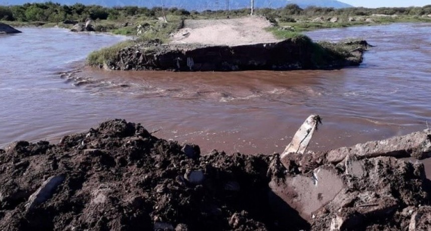 Corte en el badén entre El Pantanillo y el Aeropuerto