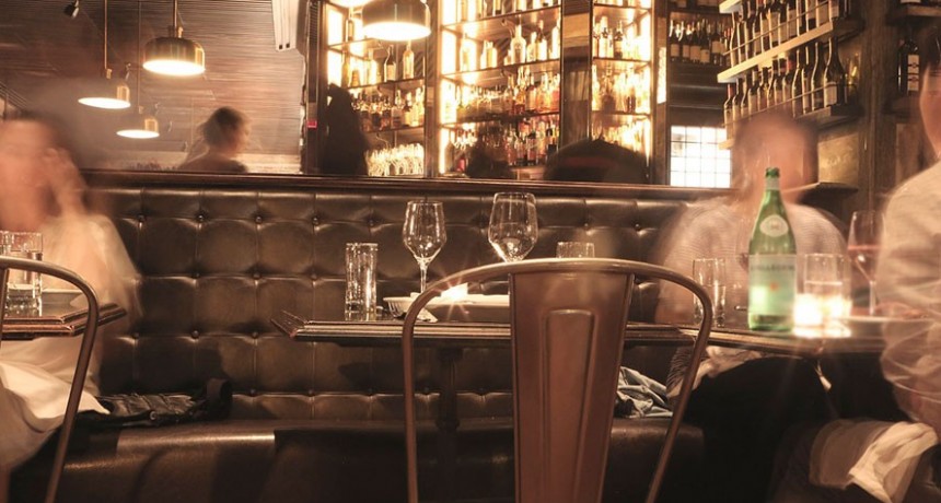 En este Bar de Europa solo se sirve Agua  